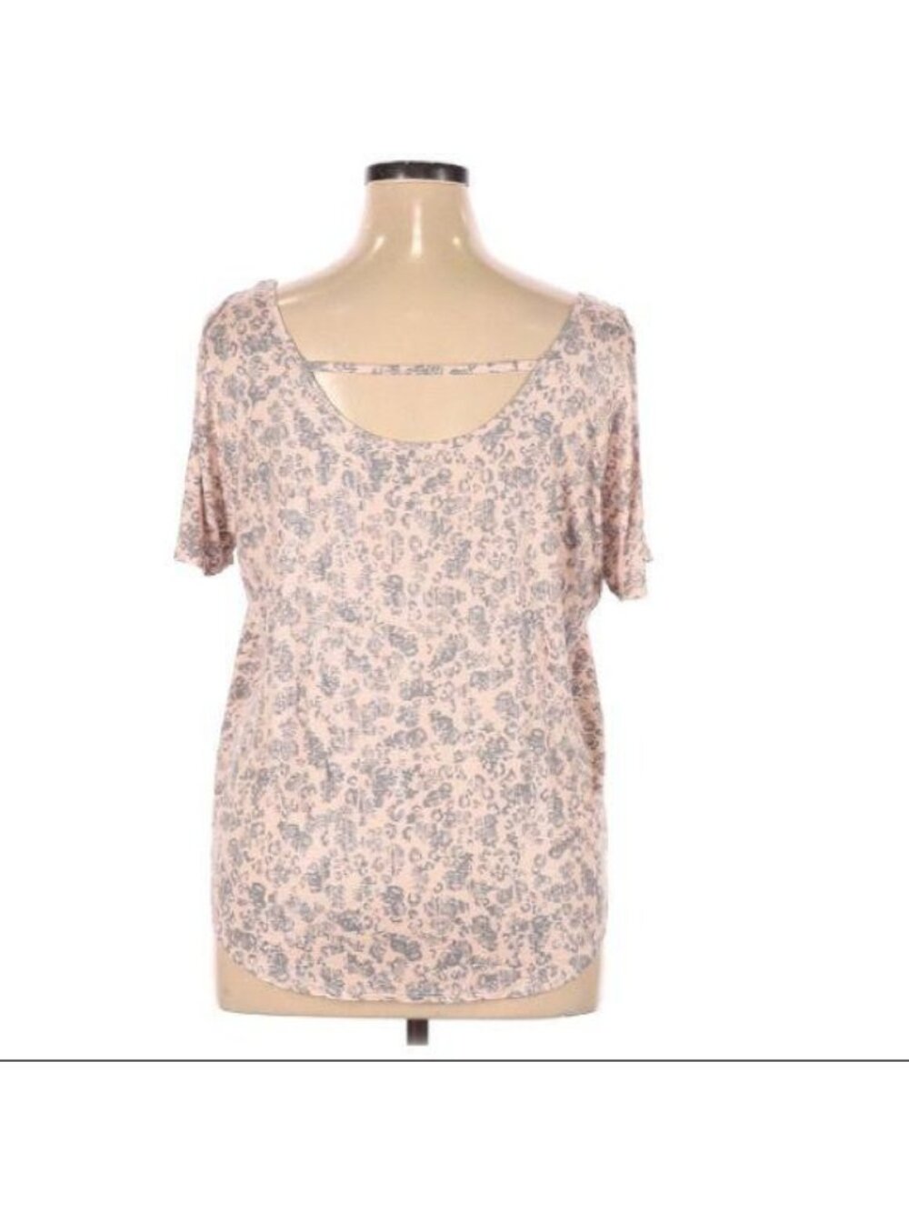 Juicy Couture Short Sleeve Top Size XL Scoop neckline Cold Shoulder Floral Print - Picture 3 of 4